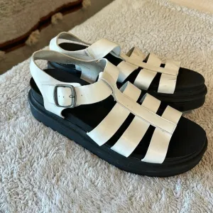 Y2K Report Women's 9.5 Chunky Platform Strappy Sandals White Black Iconic Trendy