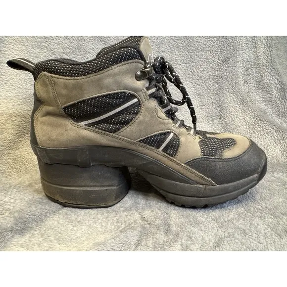 Z-Coil Hiking Boots High Desert Mens W9 Gray Black Enclosed Coil Pain Relief