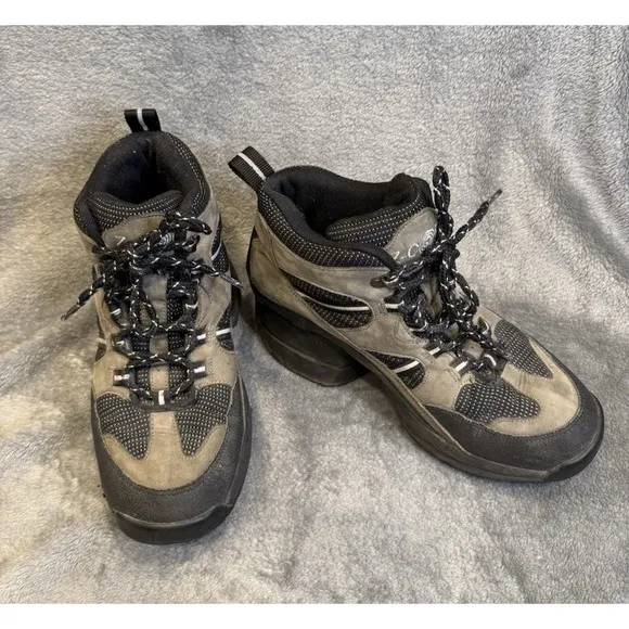 Z-Coil Hiking Boots High Desert Mens W9 Gray Black Enclosed Coil Pain Relief