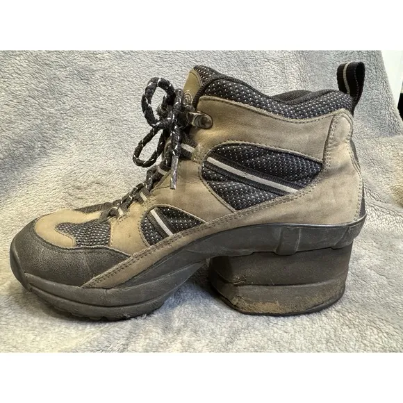 Z-Coil Hiking Boots High Desert Mens W9 Gray Black Enclosed Coil Pain Relief