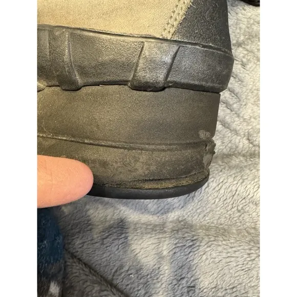 Z-Coil Hiking Boots High Desert Mens W9 Gray Black Enclosed Coil Pain Relief