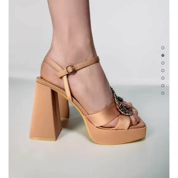 ZARA EMBELLISHED PLATFORM SANDALS Chunky heeled bloggers favorite