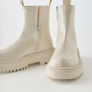 ZARA FAUX PATENT LEATHER STRETCH ANKLE BOOTS Bloggers favorite