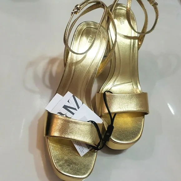 ZARA PLATFORM HEELED LEATHER color GOLD Bloggers favorite