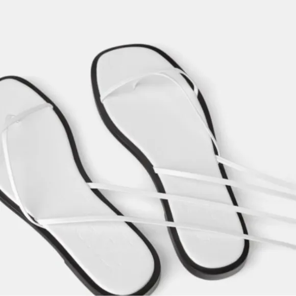 ZARA STRAPPY LEATHER FLAT SANDALS