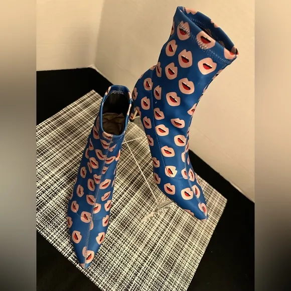 ZARA sz 37 Lips print neoprene stretchy sock ankle boot pointy toe stiletto heel