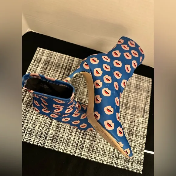 ZARA sz 37 Lips print neoprene stretchy sock ankle boot pointy toe stiletto heel